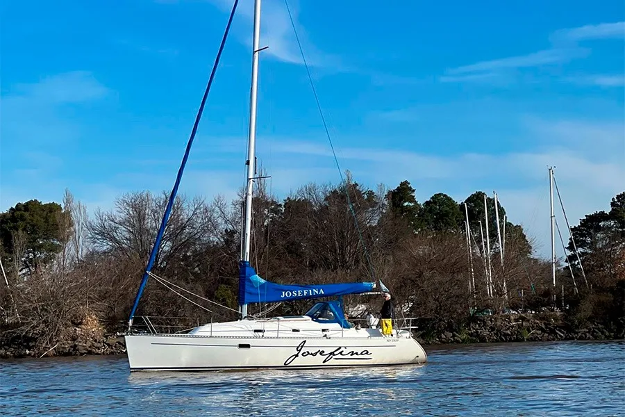 Nombre de embarcación personalizado en velero