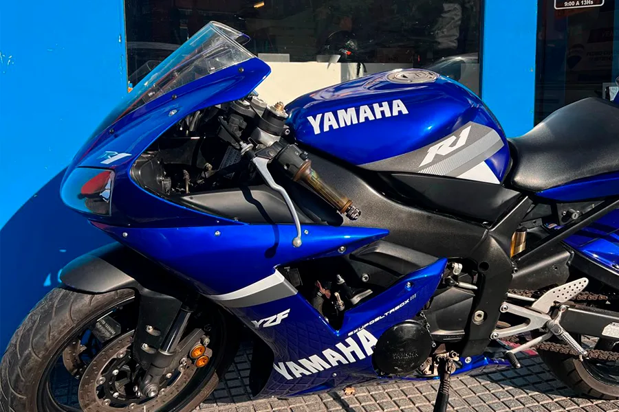 Moto ploteada con gráfica vehicular