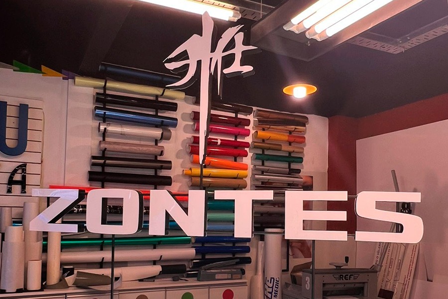 Logo corpóreo autoportante para evento